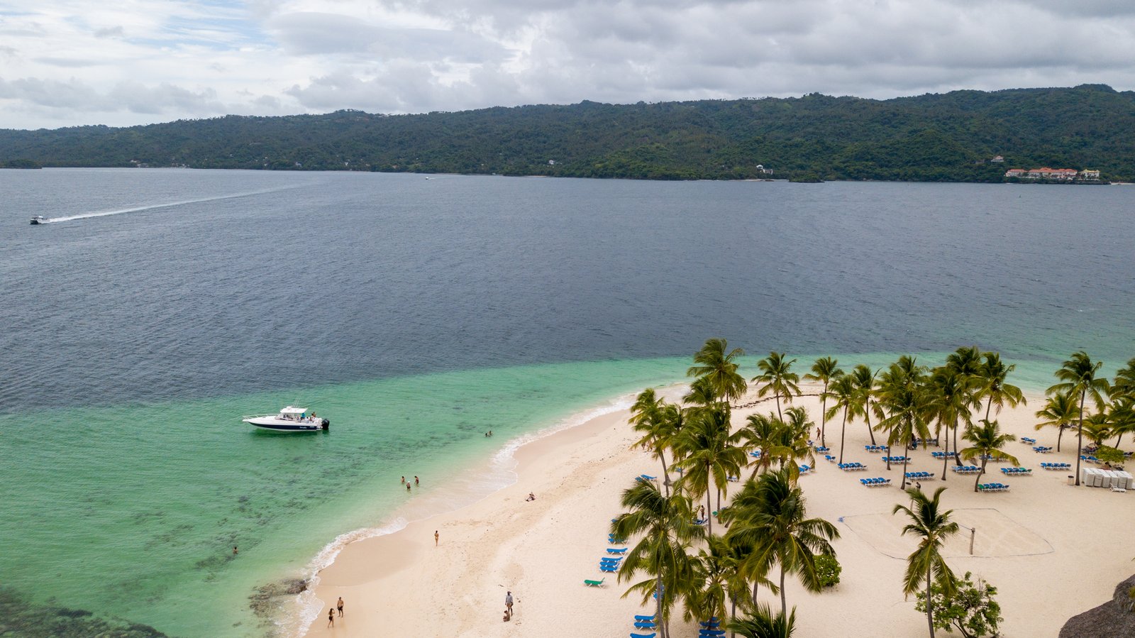 Cayo Levantado Full Day, Isla Bacardí, Excursión Samaná, Tour de Playa, Lujo en el Caribe, Samaná VIP, Cayo Levantado Tour